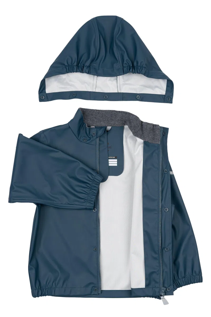 Mikk-line PU Zweiteiliger Regenset mit Trägern 92 Orion Blue | OEKO-TEX Standard 100 | 100% recyceltem PU-Material | Für Jungen Und Mädchen | Regenhose und Regenjacke | Reflektierenden Details