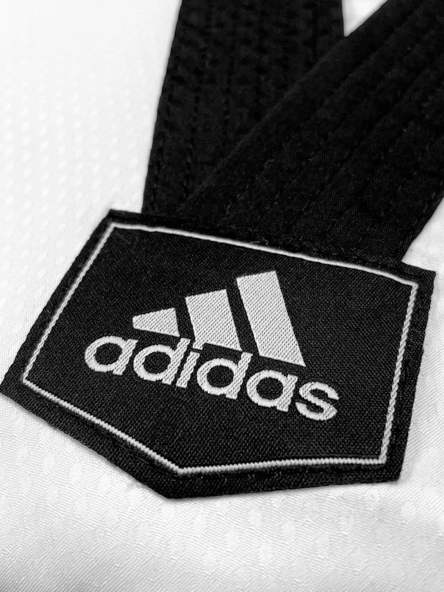 adidas Taekwondoanzug, adi Fighter Eco mit Streifen, schwarzes Revers (180)