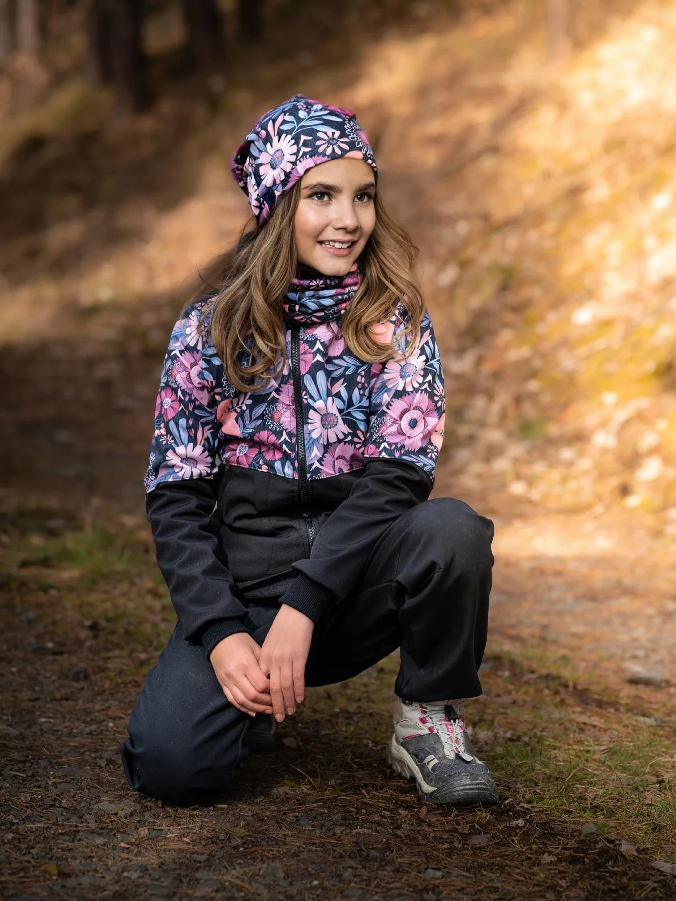 Mädchen Softshellmantel mit Fleece Street, Schwarz, Magische Blumen
